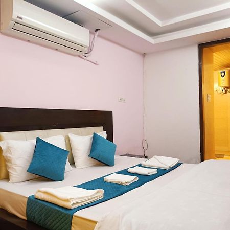 Hotel Blueberry New Delhi Exterior photo